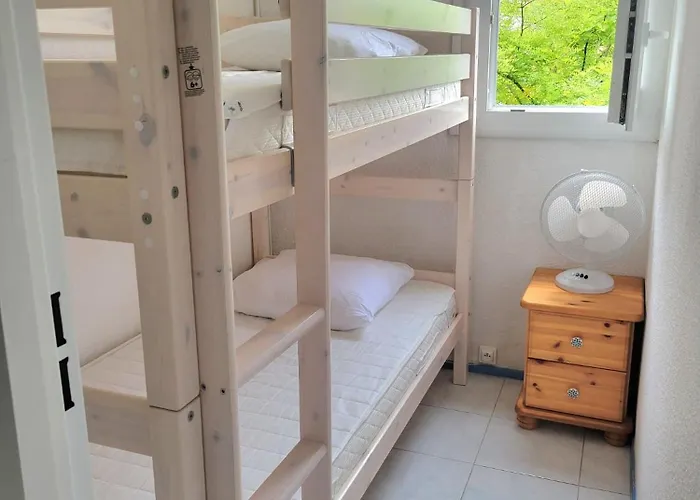 Grand 4 Personnes Clim Tres Bien Situe